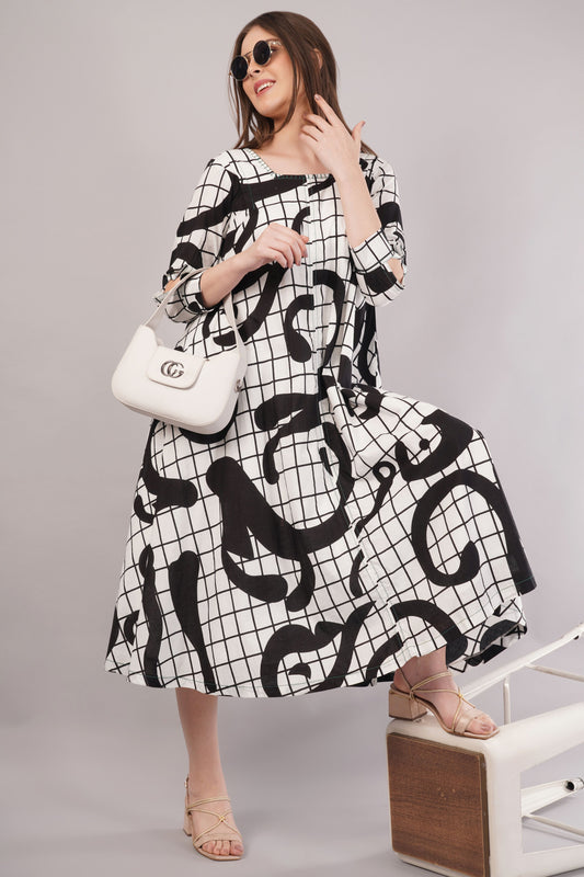 Monochrome Abstract Cotton Dress– Artistic Grid Print with High-Low Hem