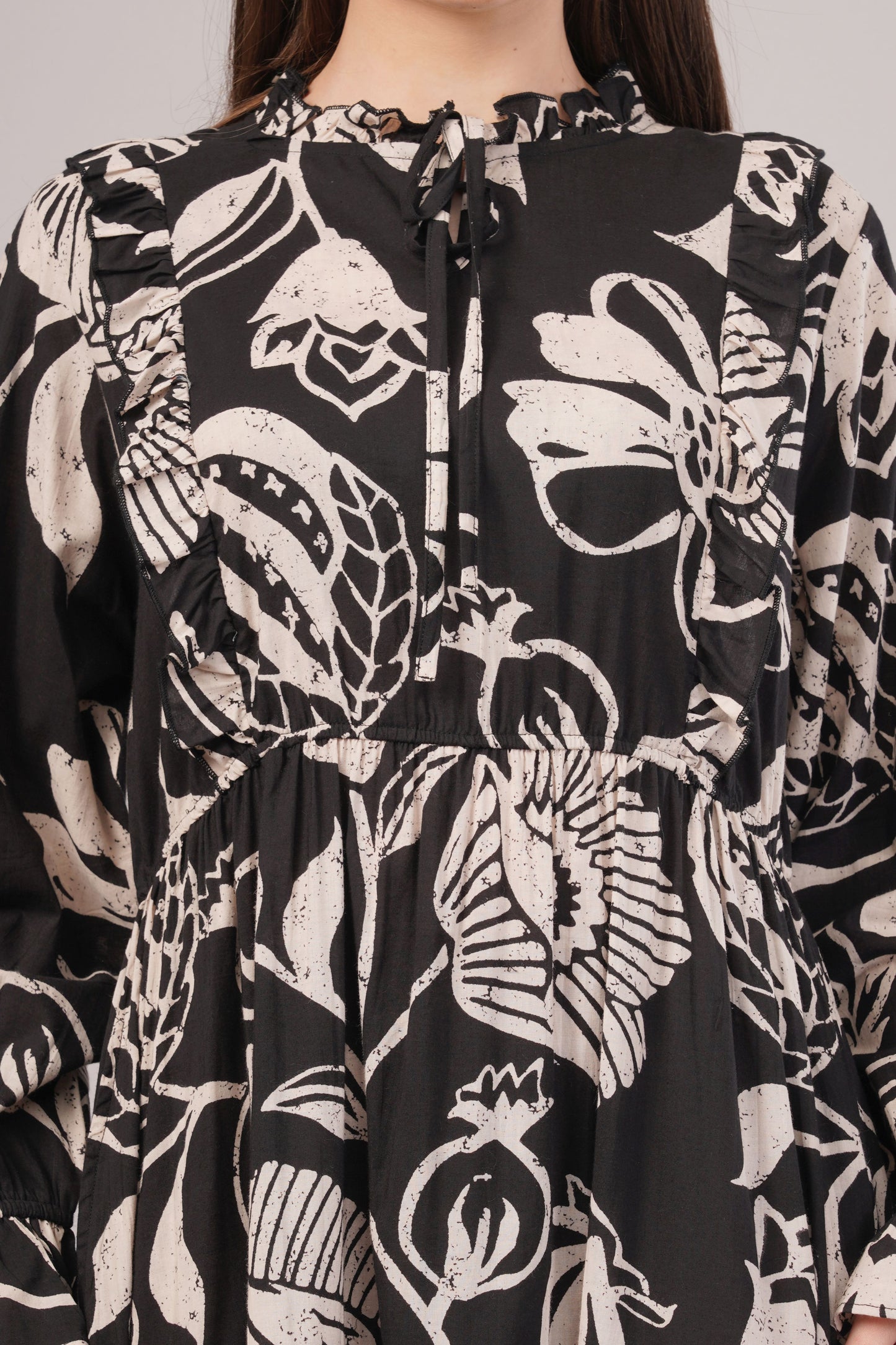 Black Floral Cotton Dress– Timeless Style with Pockets & Ruffle