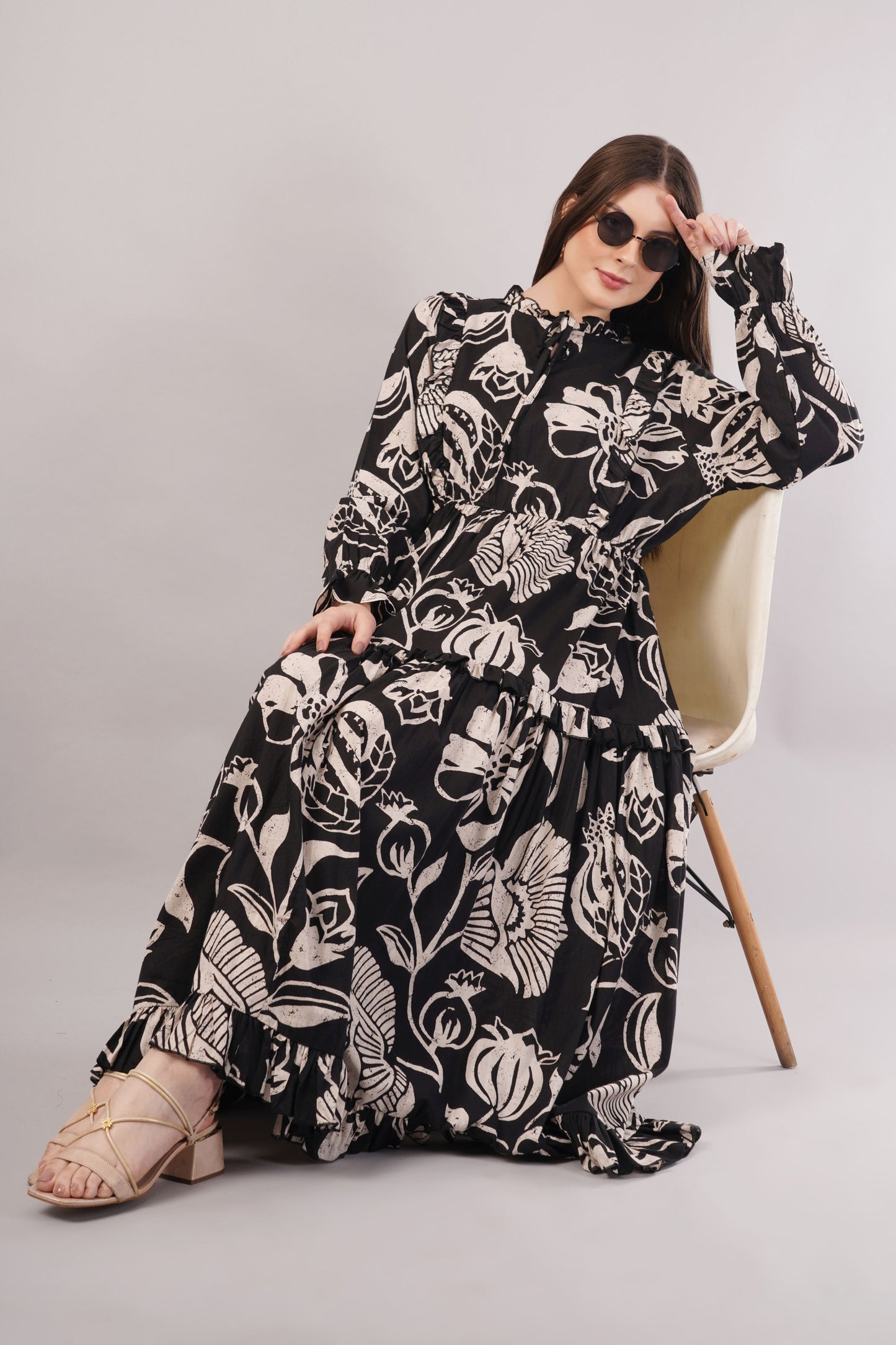 Black Floral Cotton Dress– Timeless Style with Pockets & Ruffle